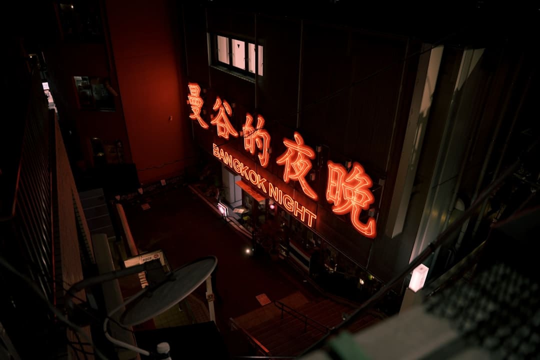 赵丽颖离婚后工作怎么逆袭?从艺人到本钱方的富丽回身